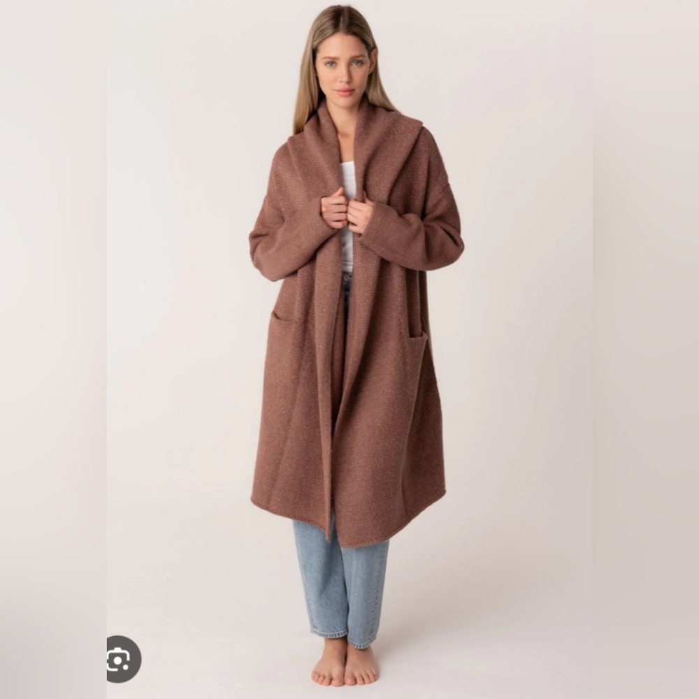 LOVESTITCH Coatigan (Burgundy OS)